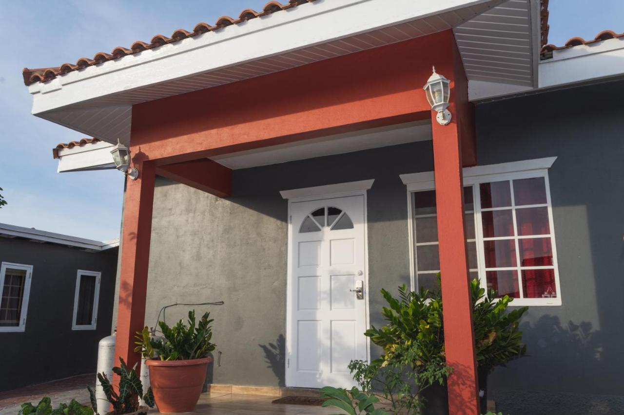 La Casita Torres Villa Oranjestad Dış mekan fotoğraf